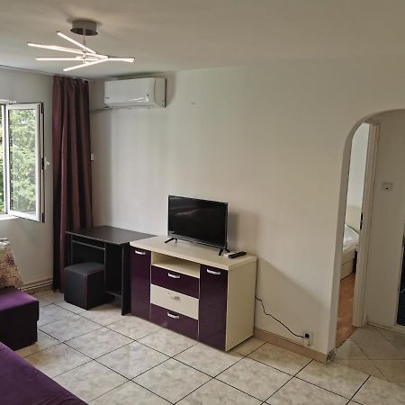 בוקרשט Confortable Cozy Apt חדר תמונה
